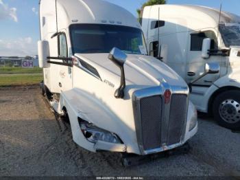  Salvage Kenworth T680