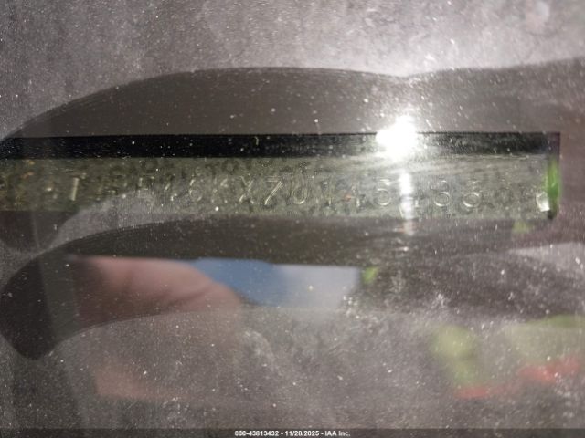 Toyota Camry Le Image 11