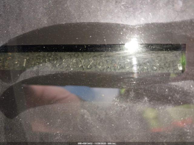 Toyota Camry Le Image 11