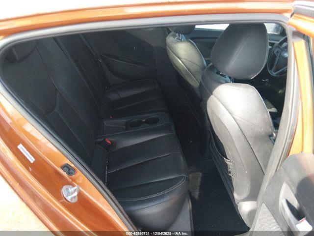 Hyundai VELOSTER Image 10