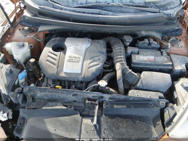 Hyundai VELOSTER Image 8