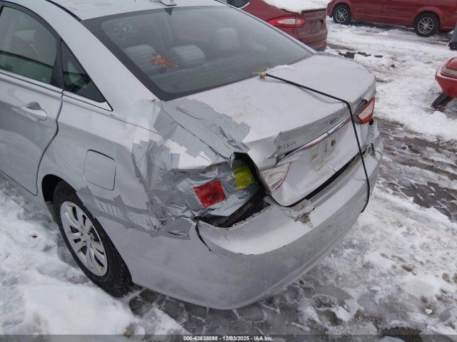 Hyundai SONATA Gls Image 11