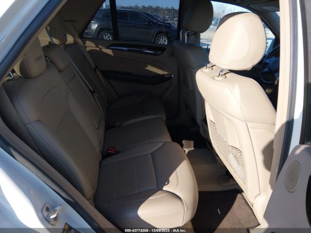 Mercedes-Benz M-Class 4matic Image 8