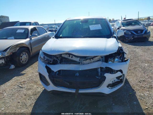 Chevrolet Trax Fwd Ls Image 3