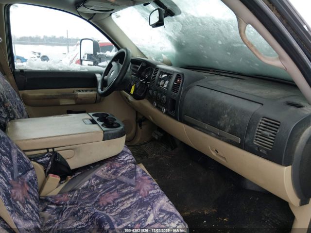 Chevrolet Silverado 2500 Lt Image 3