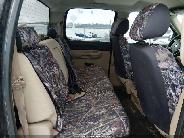 Chevrolet Silverado 2500 Lt Image 6