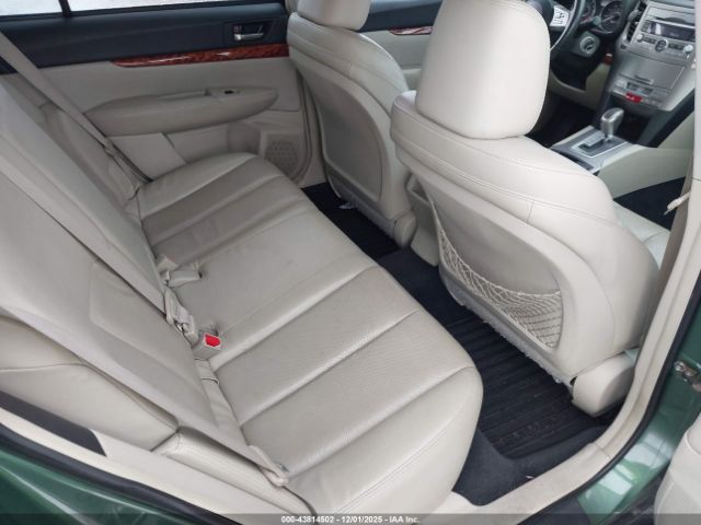 Subaru Outback 2.5i Limited Image 11