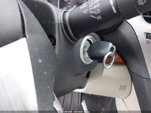 Subaru Outback 2.5i Limited Image 10