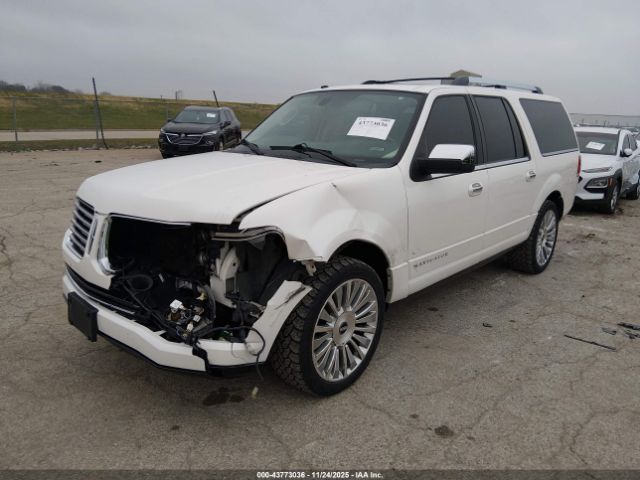 Lincoln Navigator Image 8
