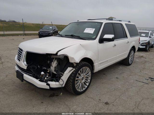 Lincoln Navigator Image 8