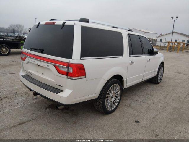 Lincoln Navigator Image 4