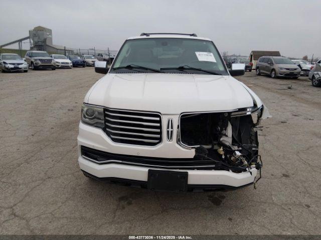 Lincoln Navigator Image 13