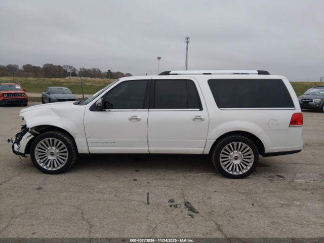 Lincoln Navigator Image 3
