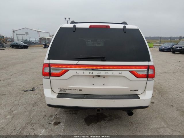 Lincoln Navigator Image 15
