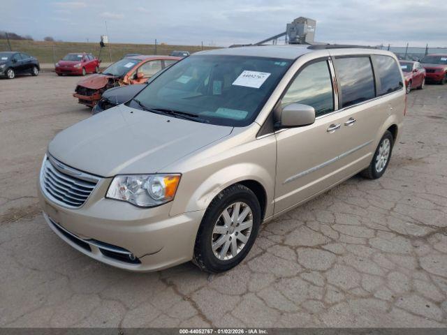 Chrysler Town & Country Touring Image 3