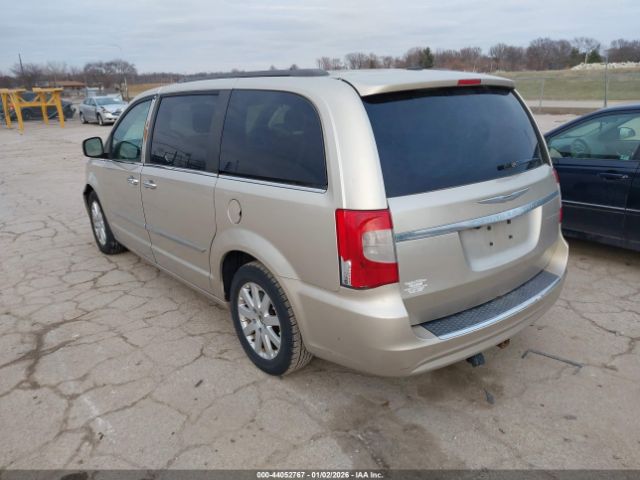 Chrysler Town & Country Touring Image 16
