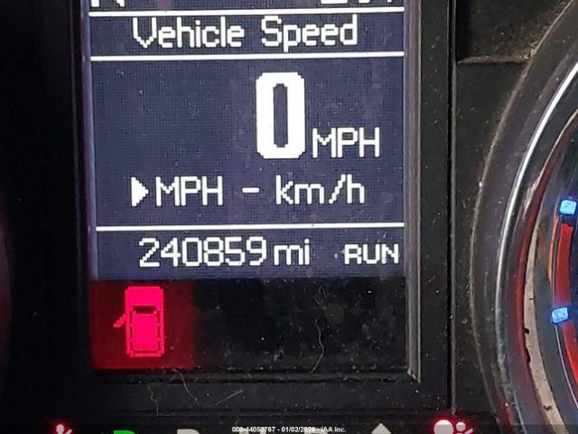 Chrysler Town & Country Touring Image 12