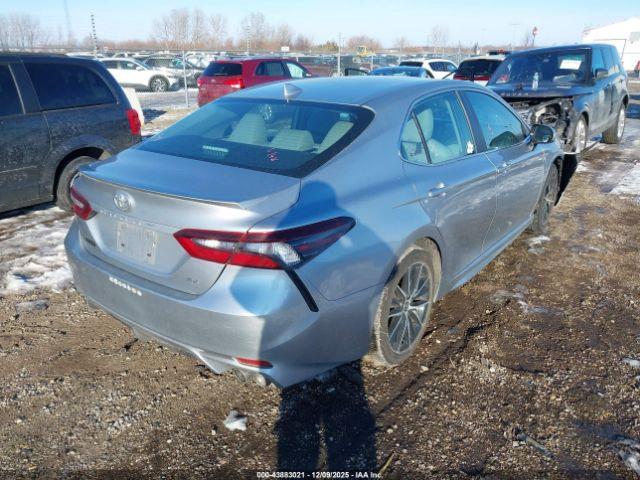 Toyota Camry Se Image 11