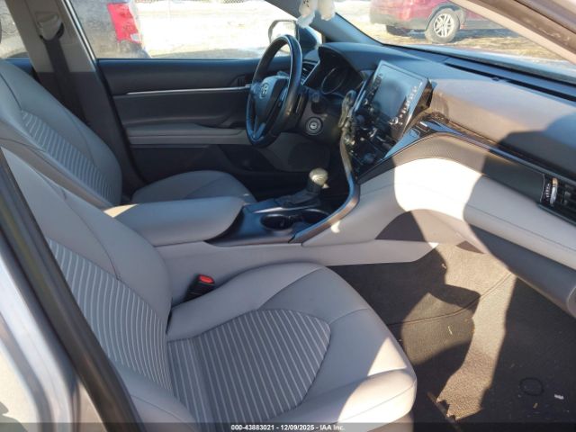 Toyota Camry Se Image 2