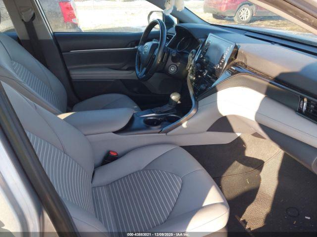 Toyota Camry Se Image 2