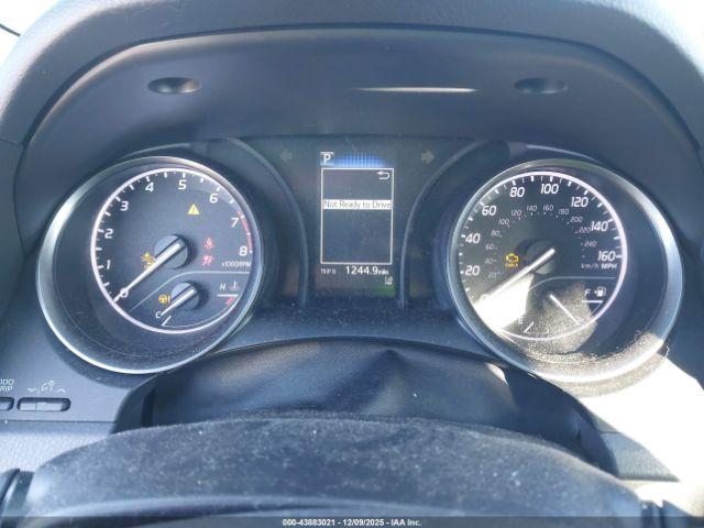 Toyota Camry Se Image 10