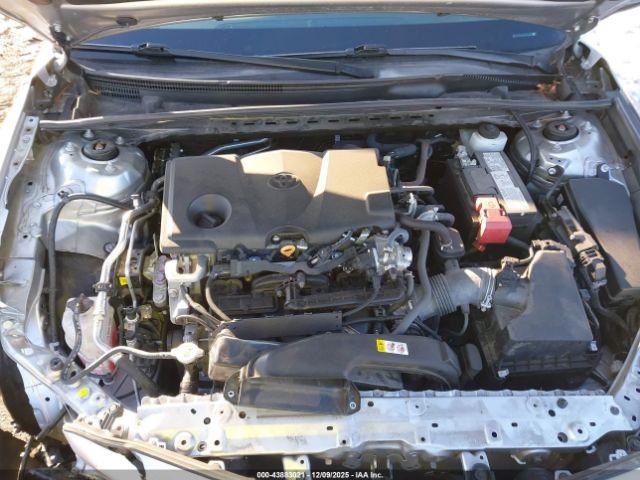 Toyota Camry Se Image 12