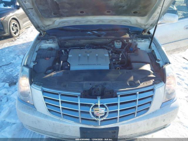 Cadillac DTS 1sd Image 12