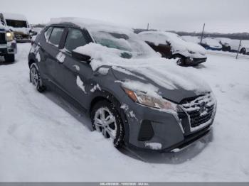 Salvage Nissan Kicks