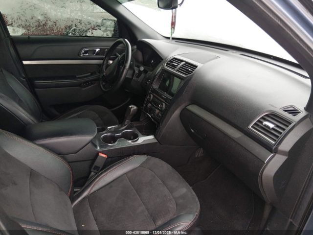 Ford Explorer Xlt Image 2