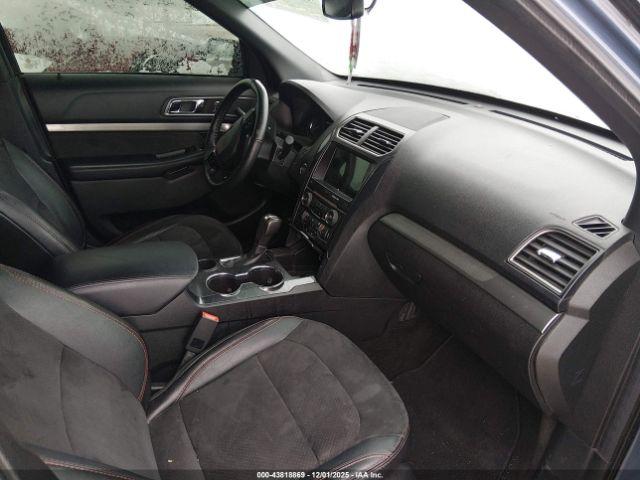 Ford Explorer Xlt Image 2