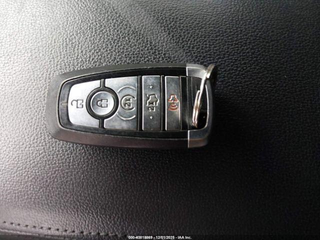 Ford Explorer Xlt Image 16