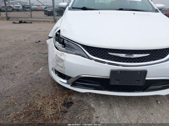 Chrysler 200 C Image 9