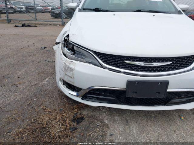 Chrysler 200 C Image 9