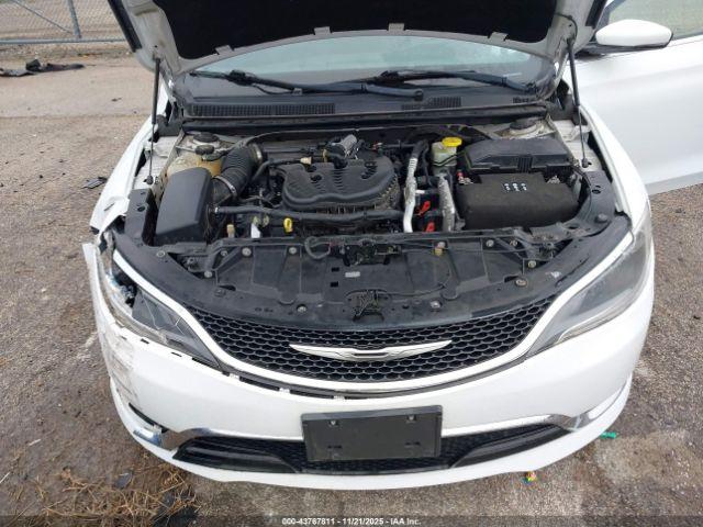 Chrysler 200 C Image 15