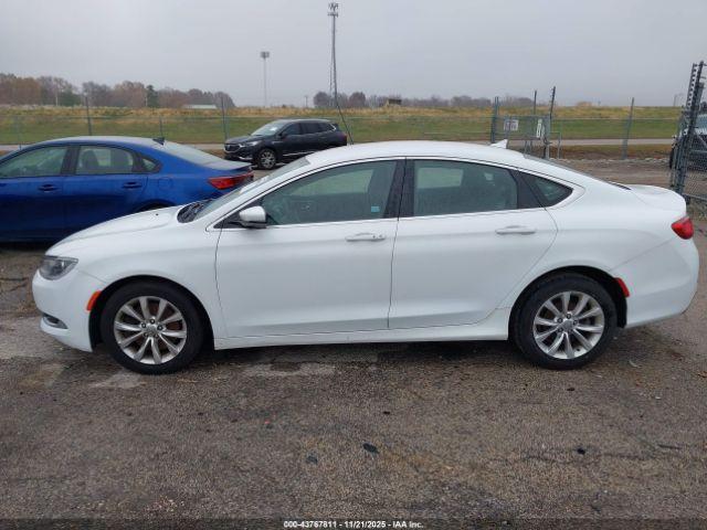 Chrysler 200 C Image 3