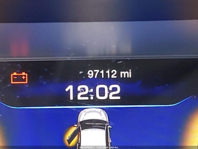 Chrysler 200 C Image 4