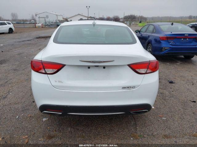 Chrysler 200 C Image 5