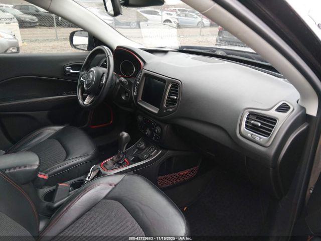 Jeep Compass Trailhawk 4x4 Image 3