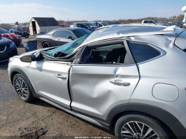 Hyundai TUCSON Limited Image 16