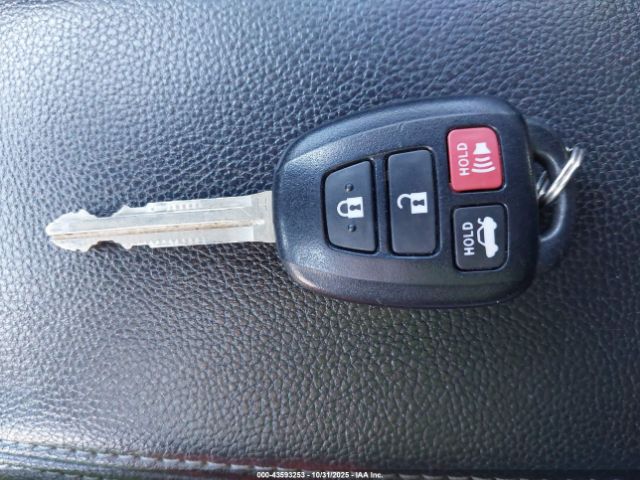 Toyota Corolla Se Image 6