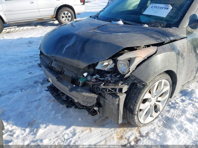 Hyundai VELOSTER Image 9