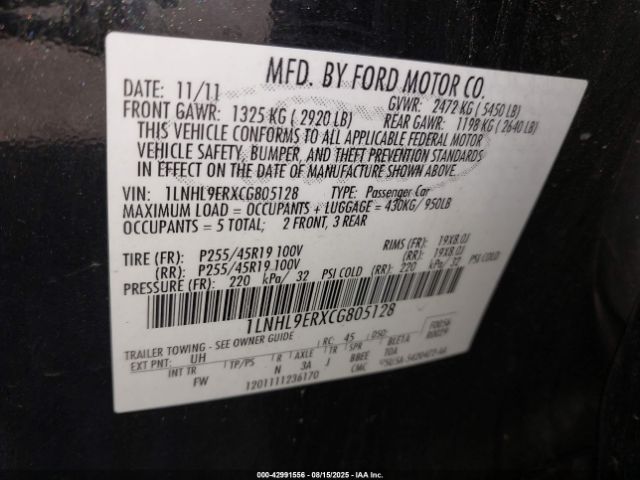 Lincoln MKS Image 11