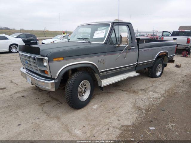 Ford F-250 Image 6