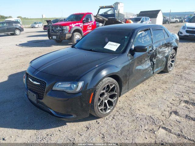 Chrysler 300 Touring Image 6