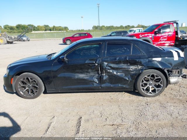 Chrysler 300 Touring Image 17