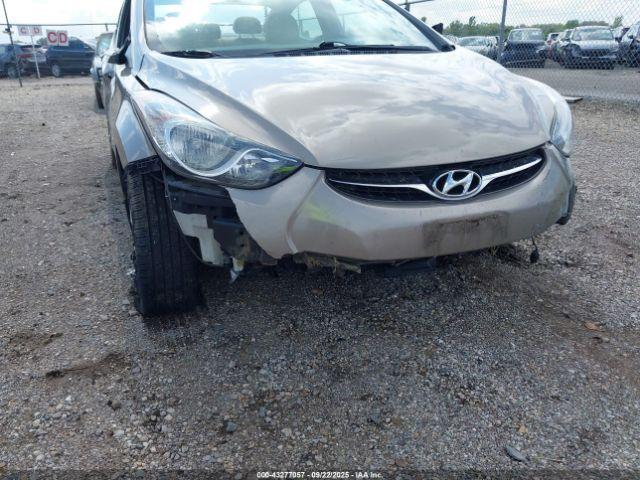 Hyundai ELANTRA Gls Image 4