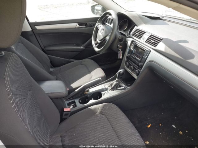 Volkswagen Passat 1.8t S Image 4