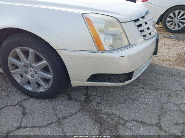 Cadillac DTS Premium Collection Image 10