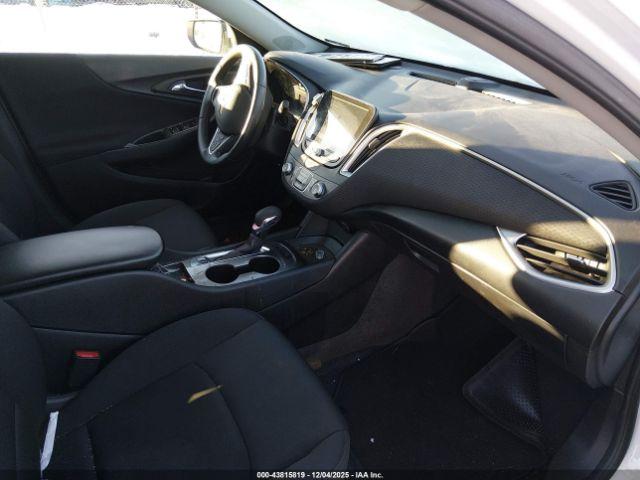 Chevrolet Malibu Fwd Rs Image 12