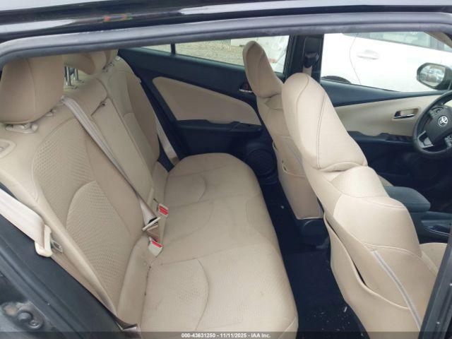 Toyota Prius Le Image 9